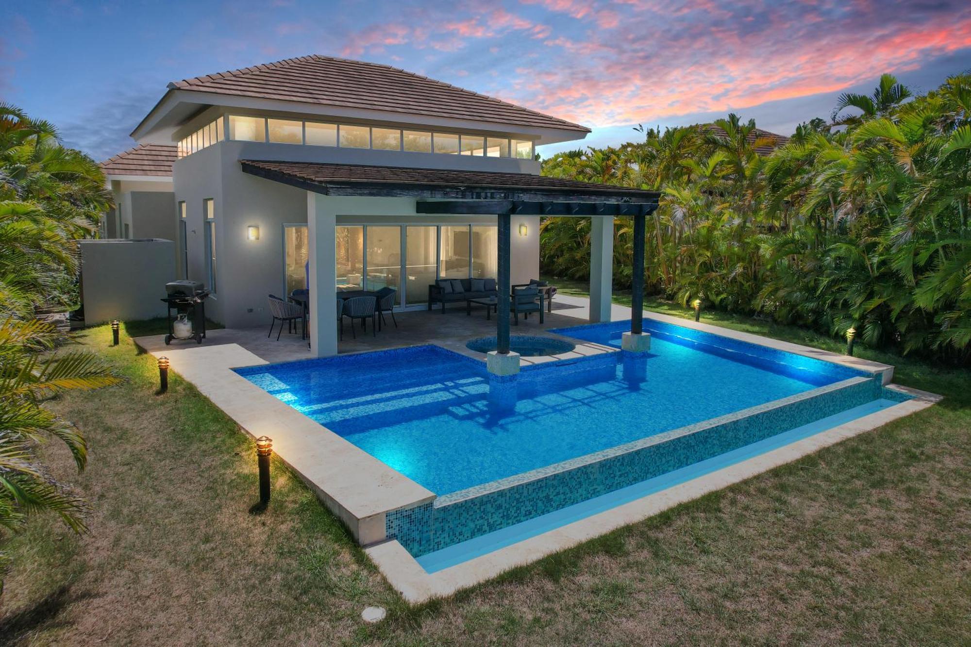Villa Stunning 3-bedroom With Pool, Jacuzzi And Maid Near Bavaro Punta Cana