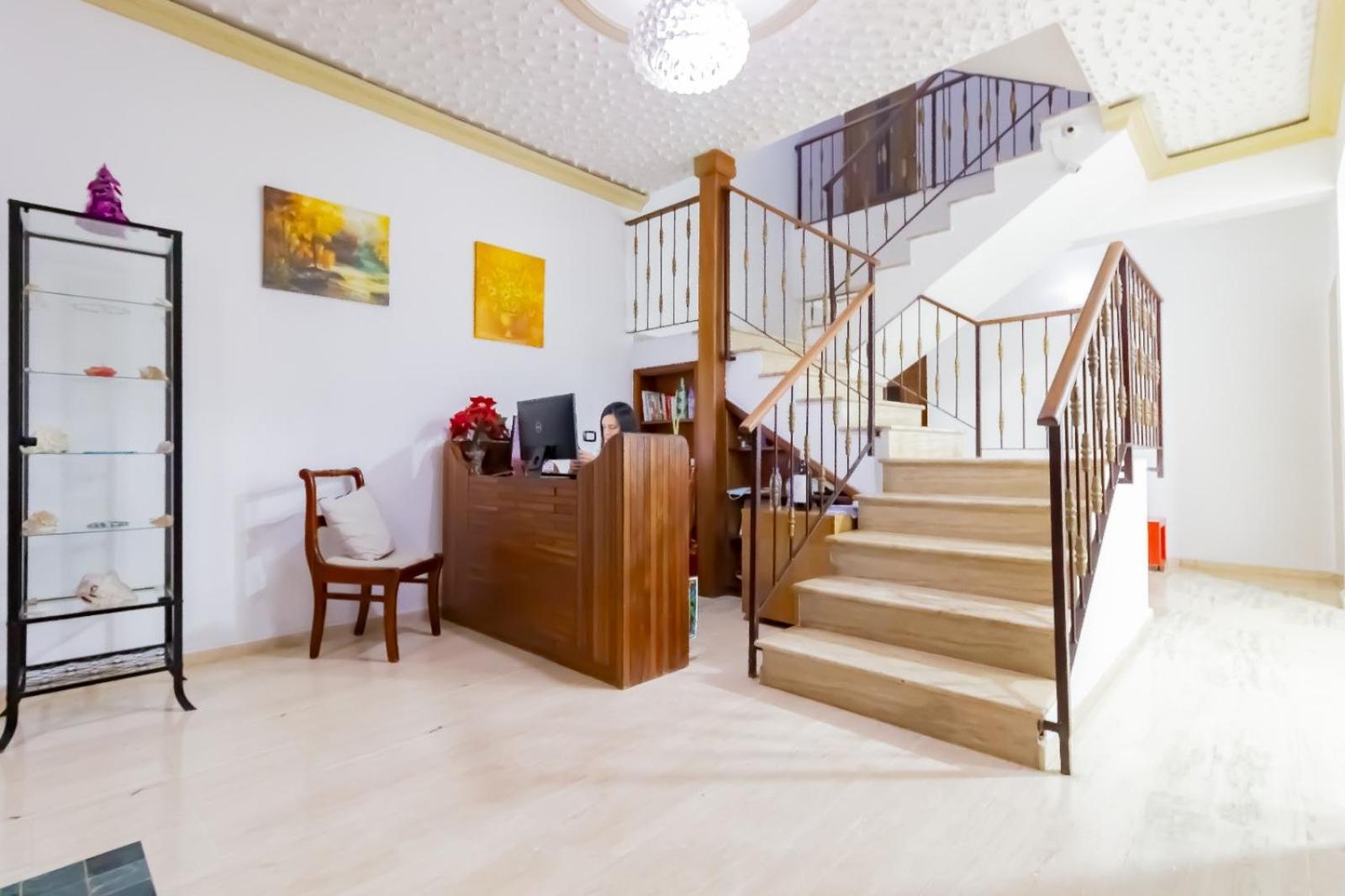 Capri Aparthotel 3*