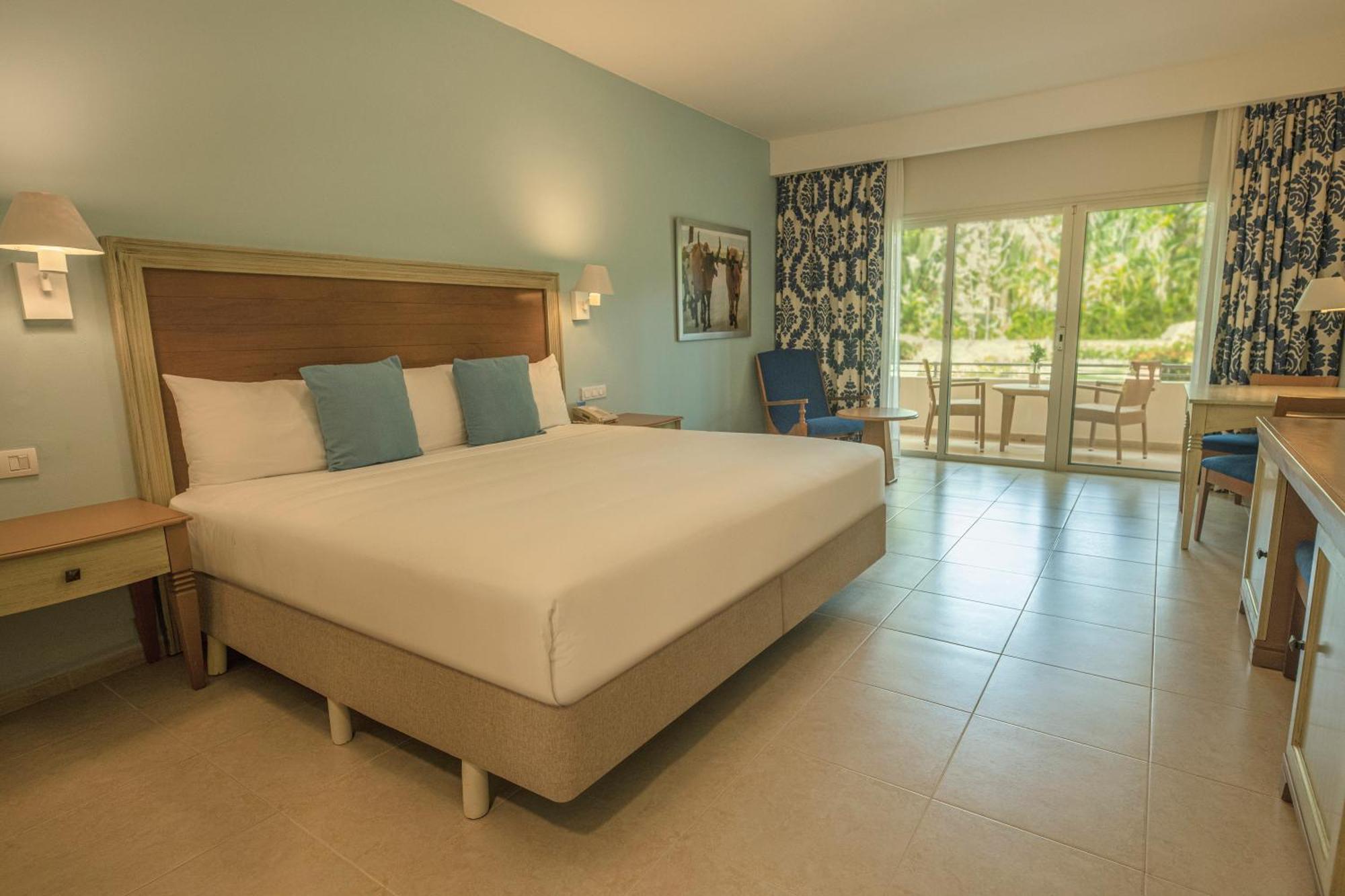 Iberostar Waves Resort