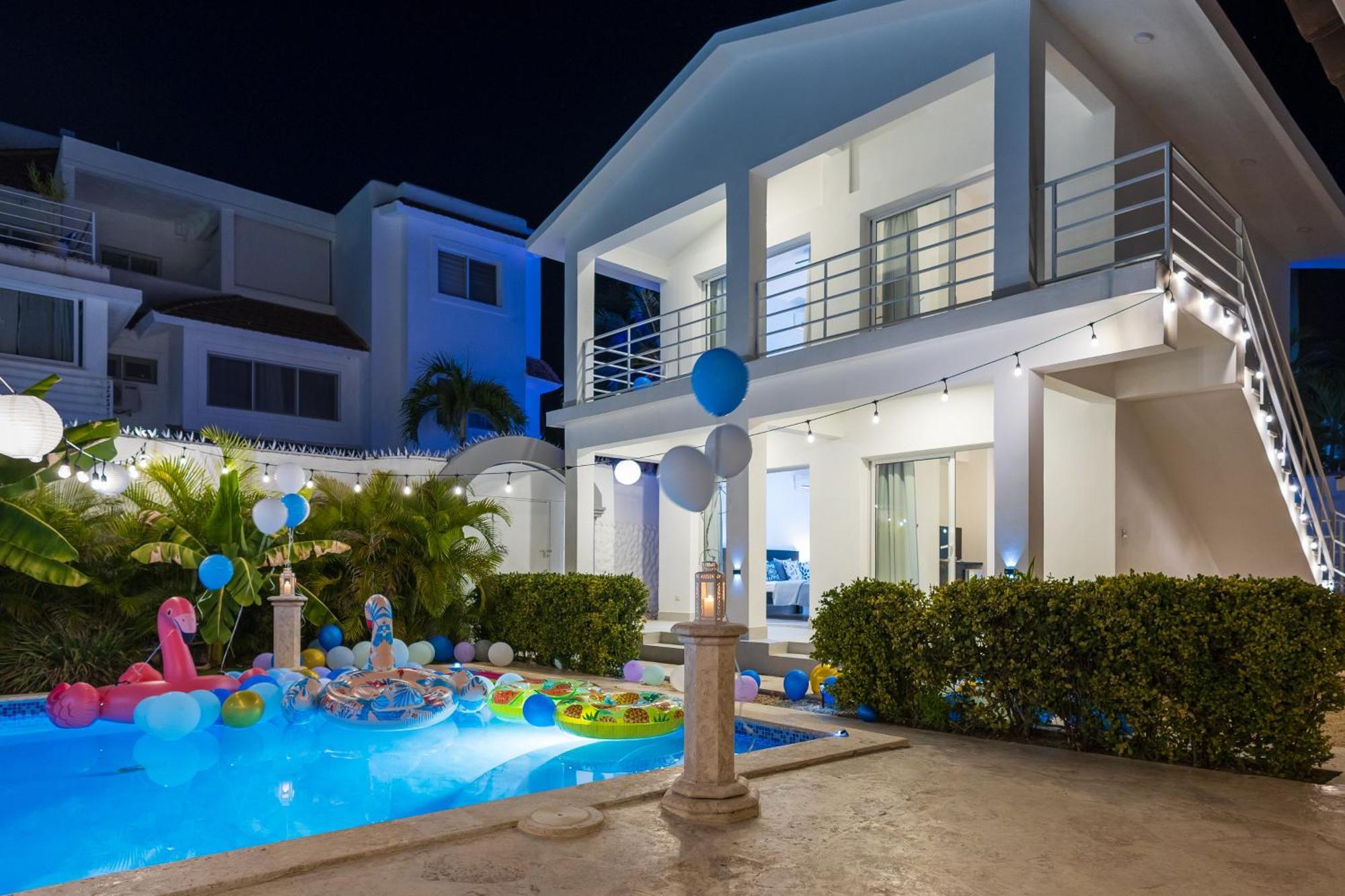 Huge 8-bedroom With Private Pool - Corales Villa Punta Cana