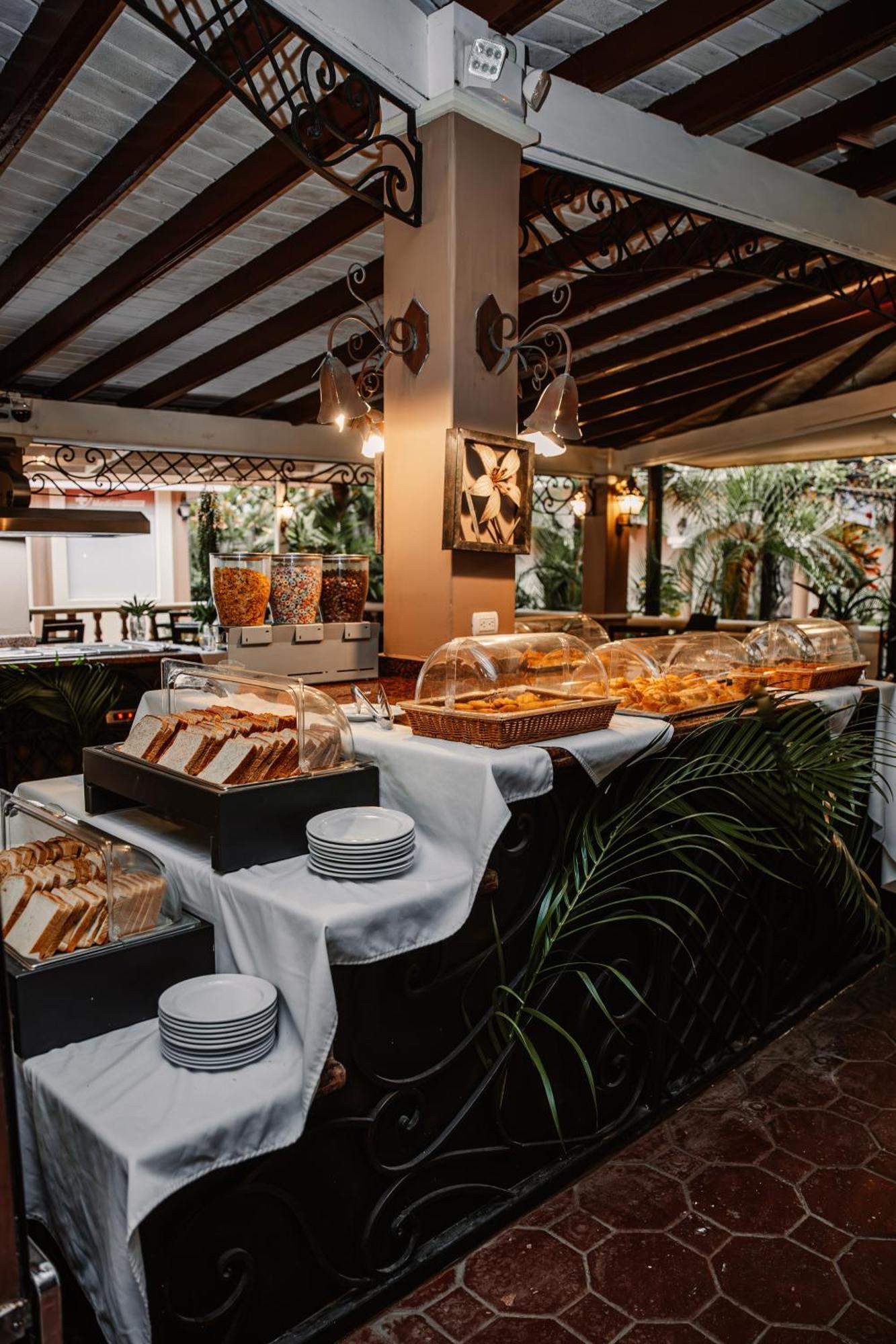Plaza Brisas Mt Hotel