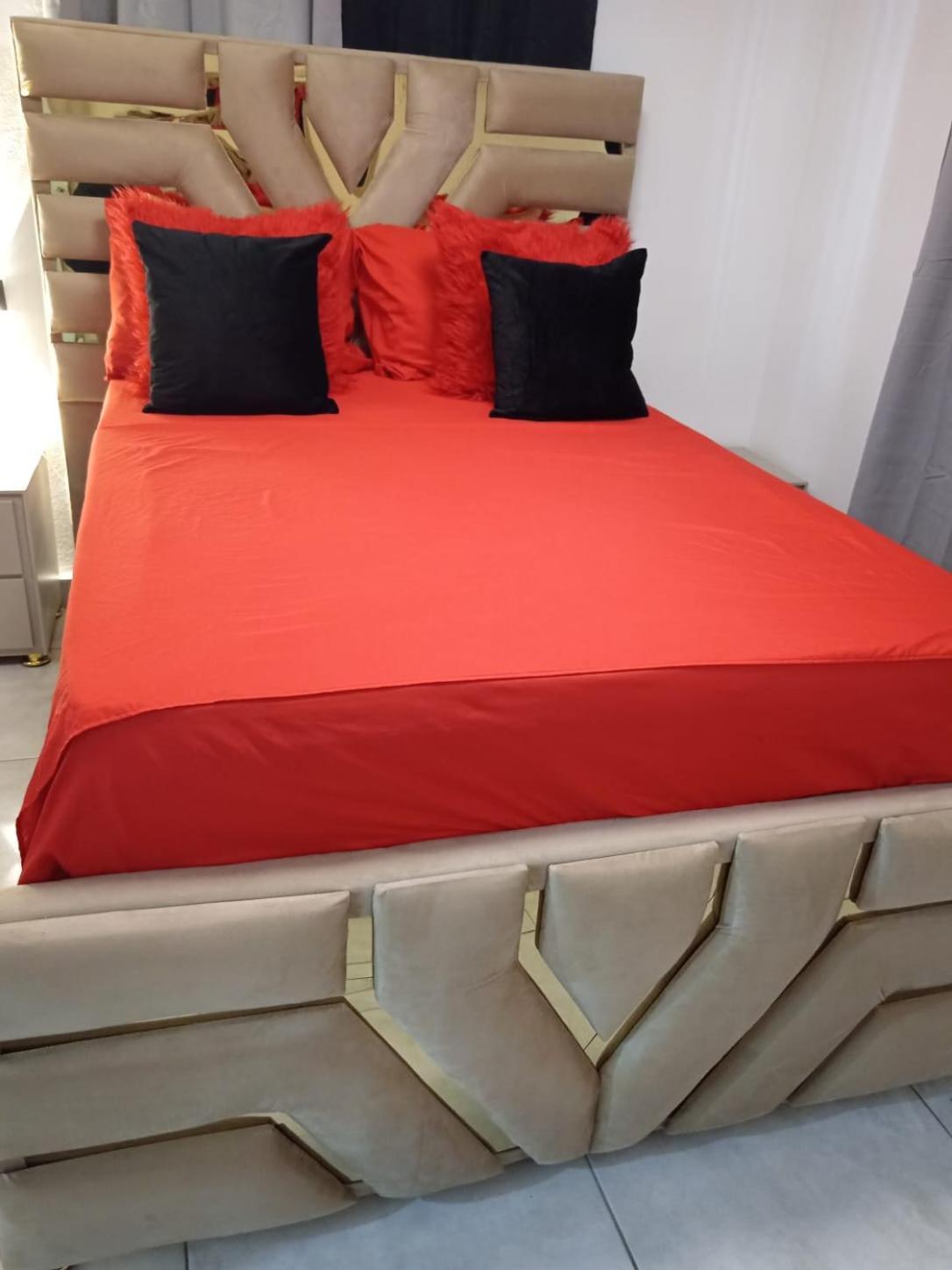 De 1 2 Y 3 Apartment