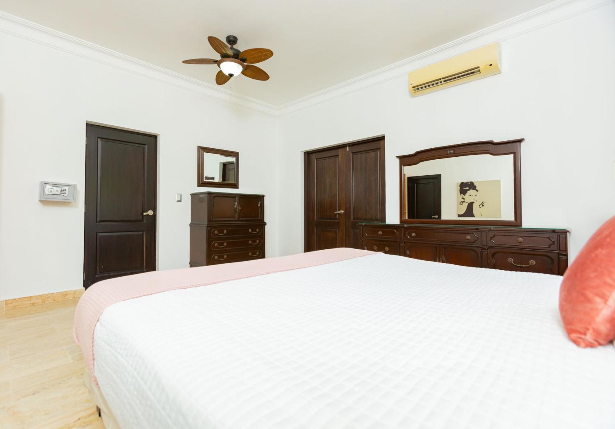 At Grand Laguna By Calisto Apartment