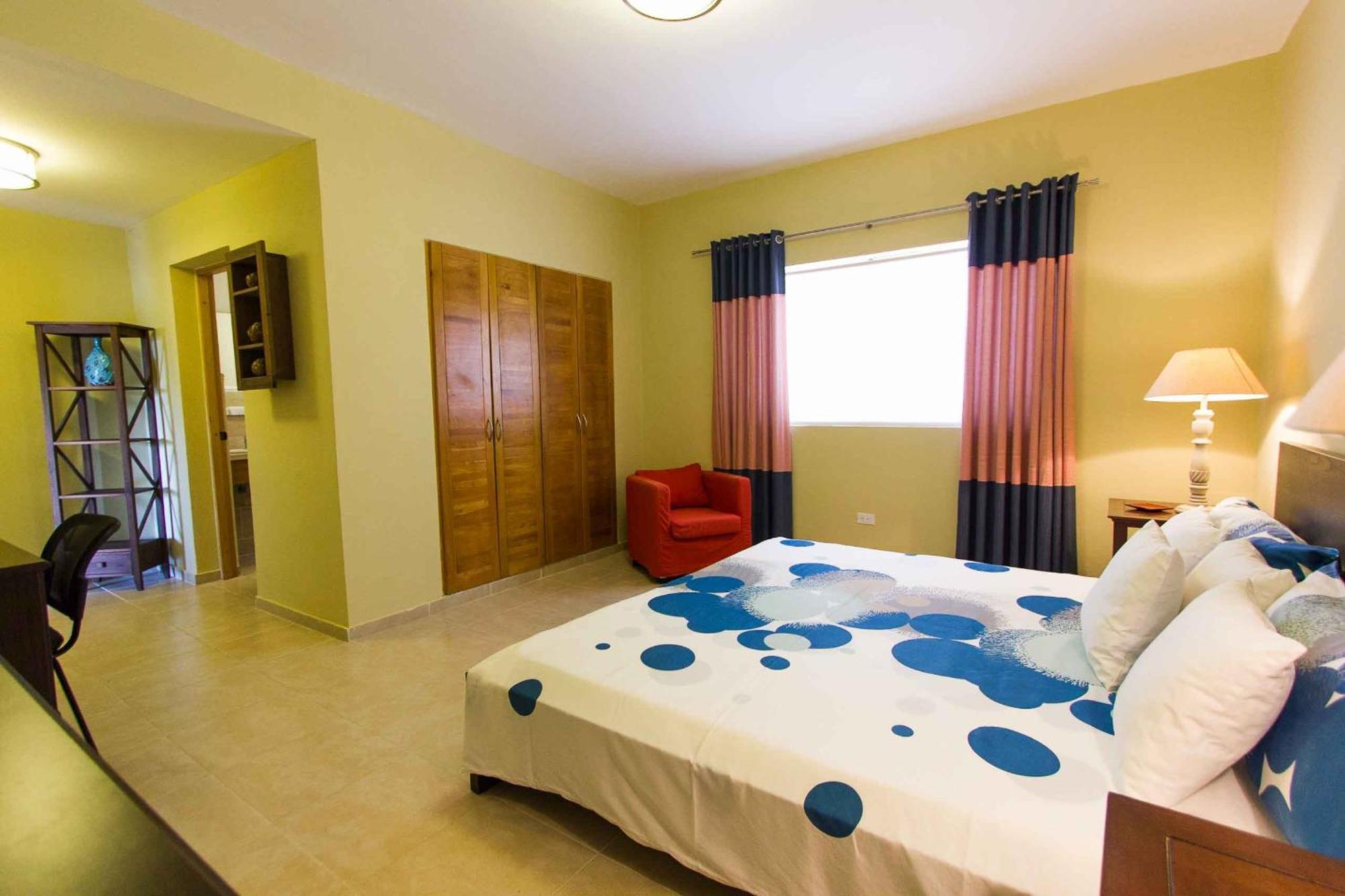 Los Flamencos Aparthotel 4*