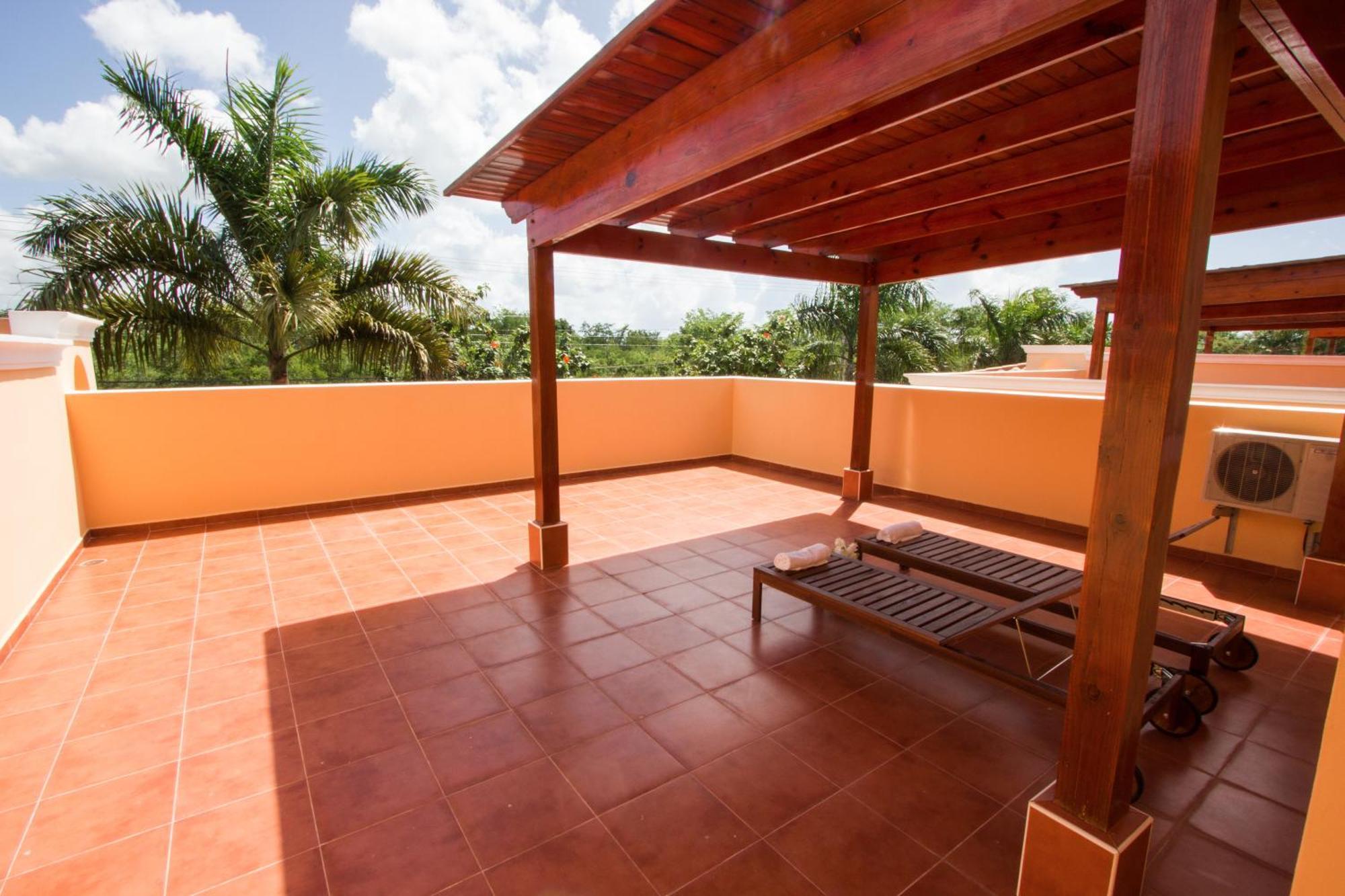 Los Flamencos Aparthotel 4*