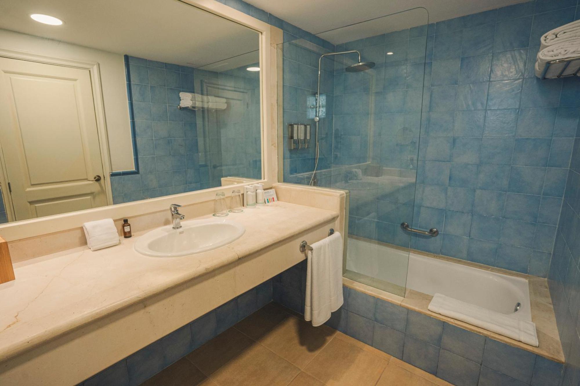 Iberostar Waves Resort 5*