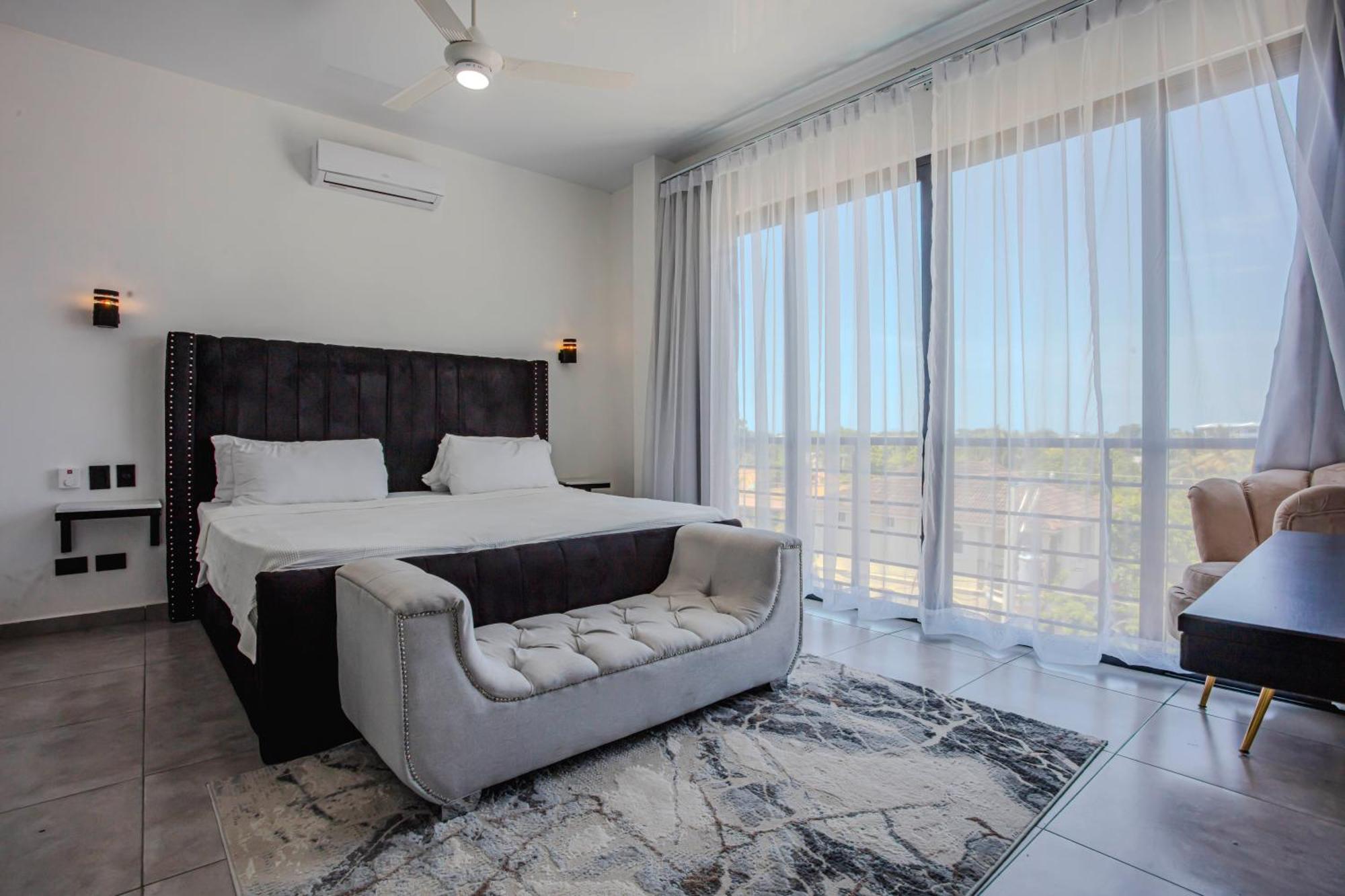 Instyle Residences At Rizz Hotel *