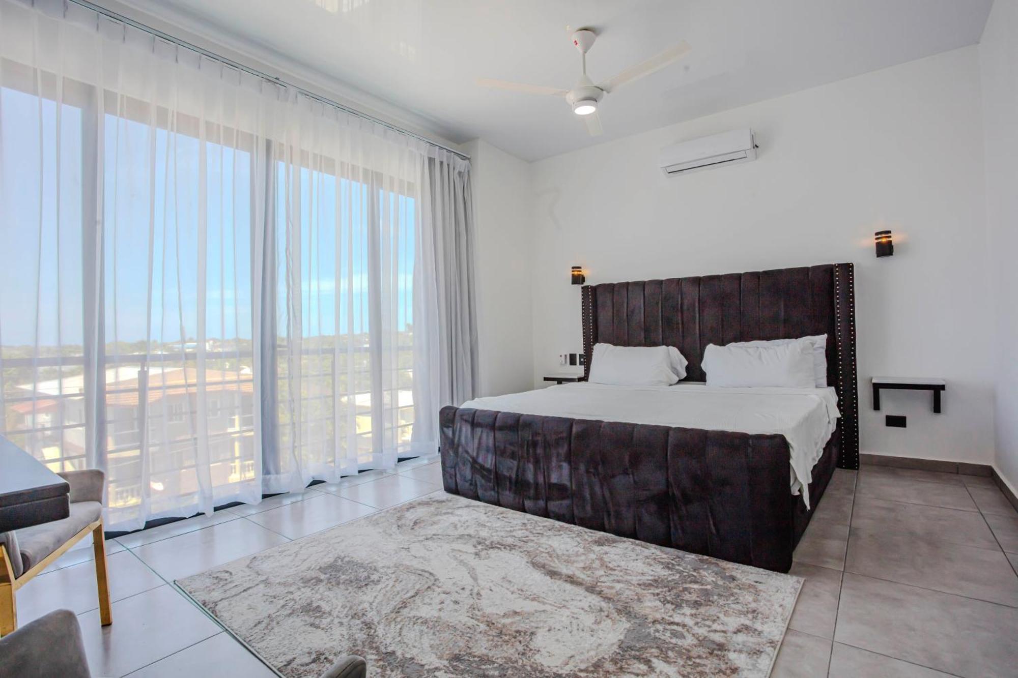 Instyle Residences At Rizz Hotel