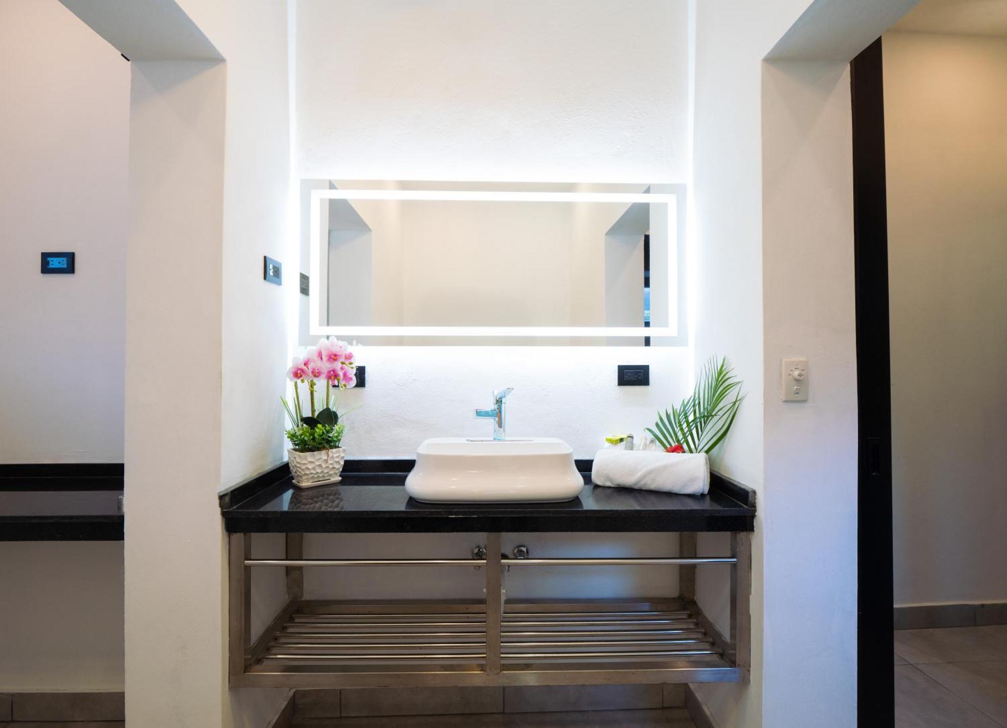 Hotel Instyle Residences At Rizz