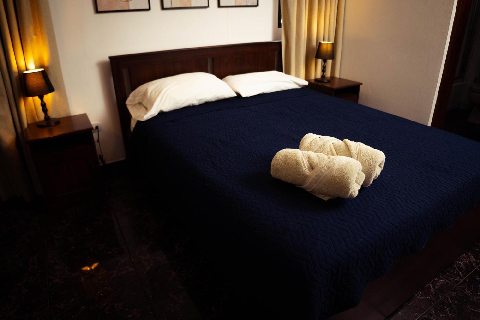 Apartment H1 & H2 - Breakfast & Service - Airport Close *