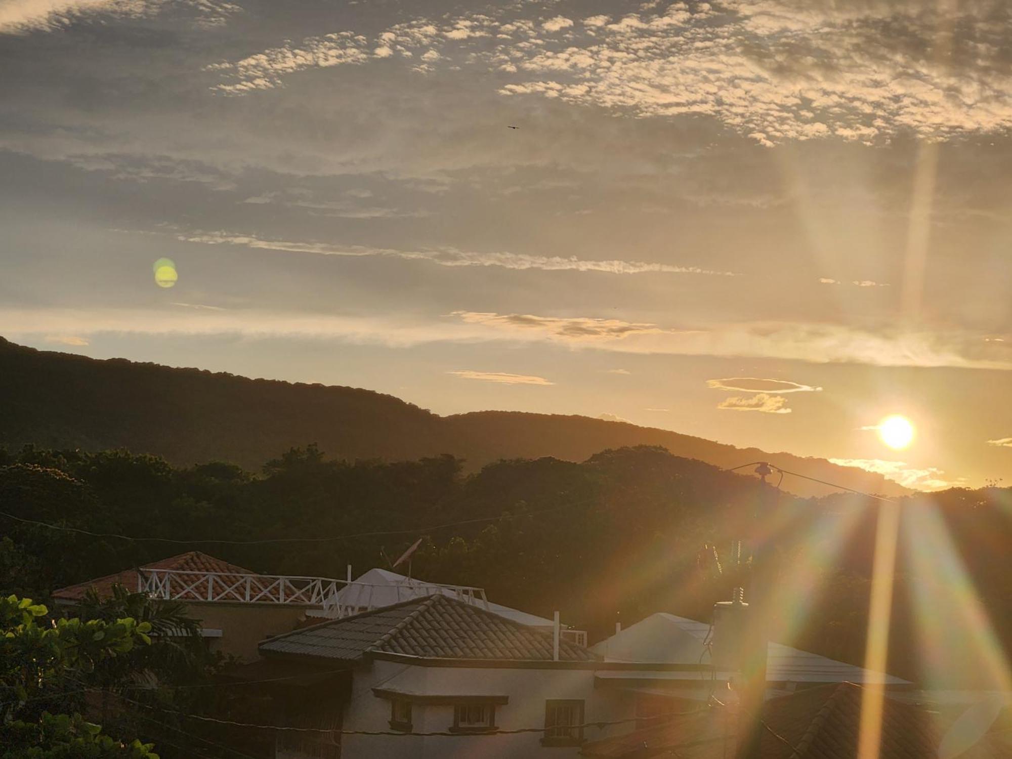 Casita Linda Larimar - 2Br Apartment With Rooftop, Bay Views, Fast Wifi, Near Beach In Barahona Apartment