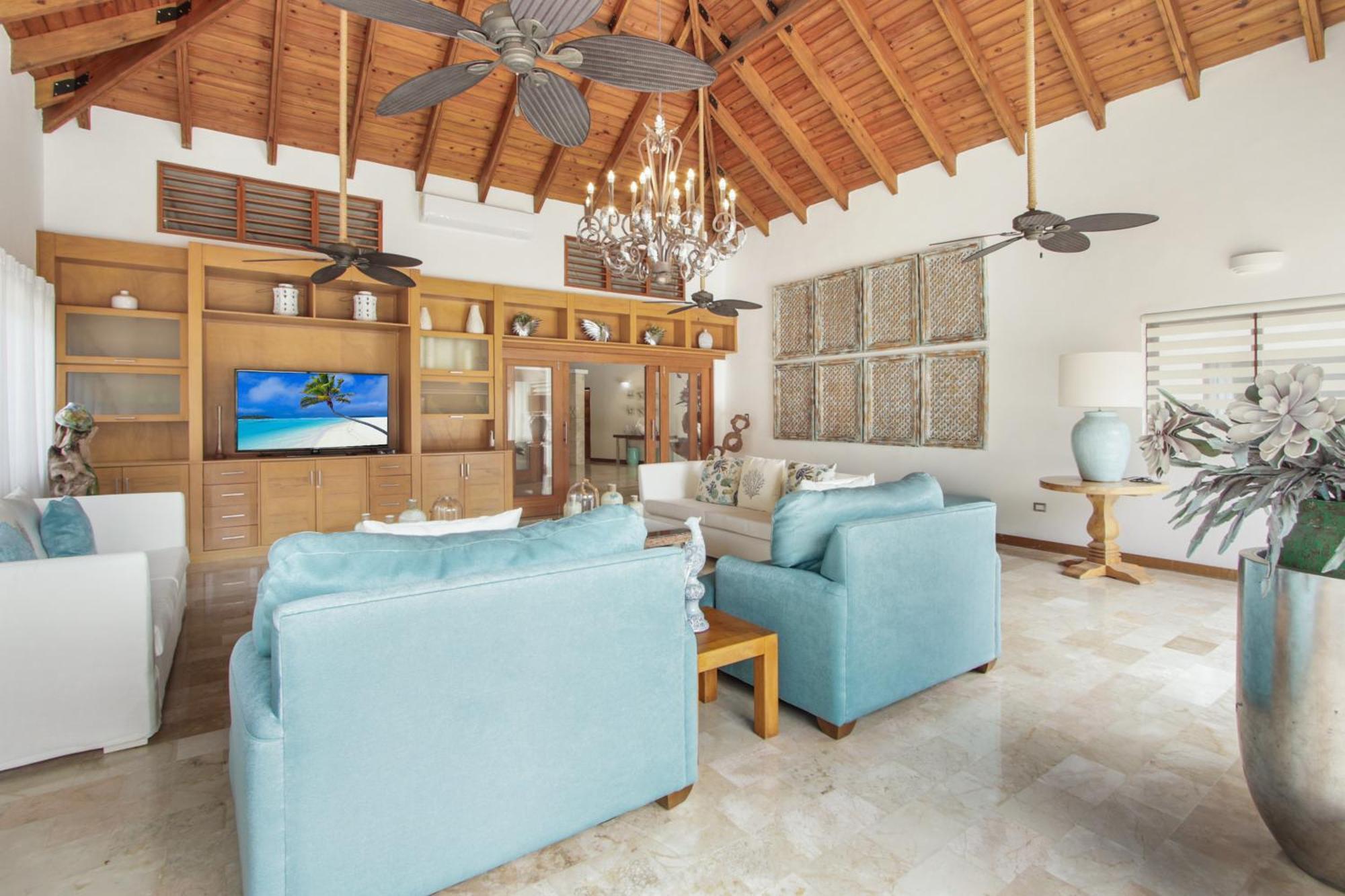 Stunning With Private Pool And Jacuzzi In