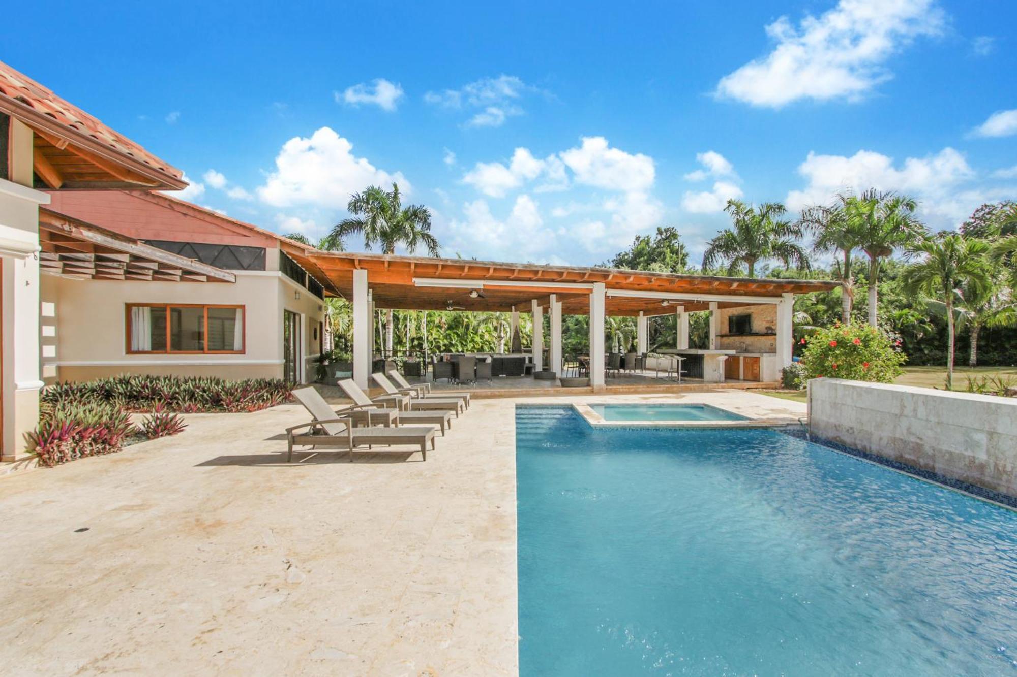Stunning With Private Pool And Jacuzzi In * La Romana