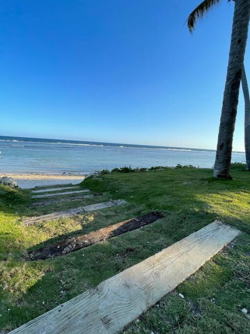 Aquarella Sunset Caribbean Beachfront Gataway Apartment *