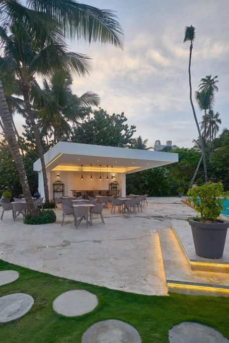 Aquarella Sunset Caribbean Beachfront Gataway
