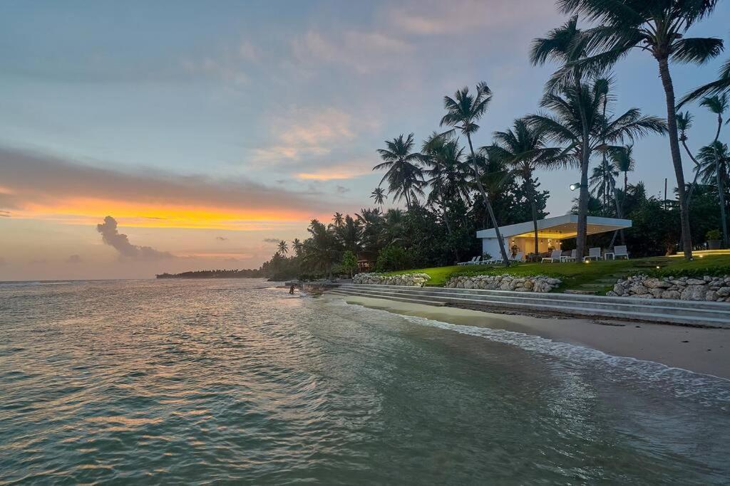 Aquarella Sunset Caribbean Beachfront Gataway Apartment Juan Dolio