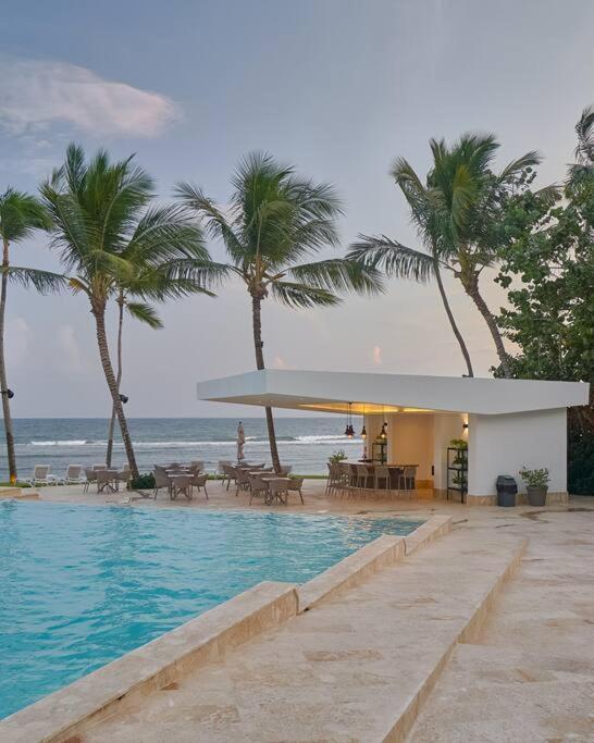 Aquarella Sunset Caribbean Beachfront Gataway Apartment