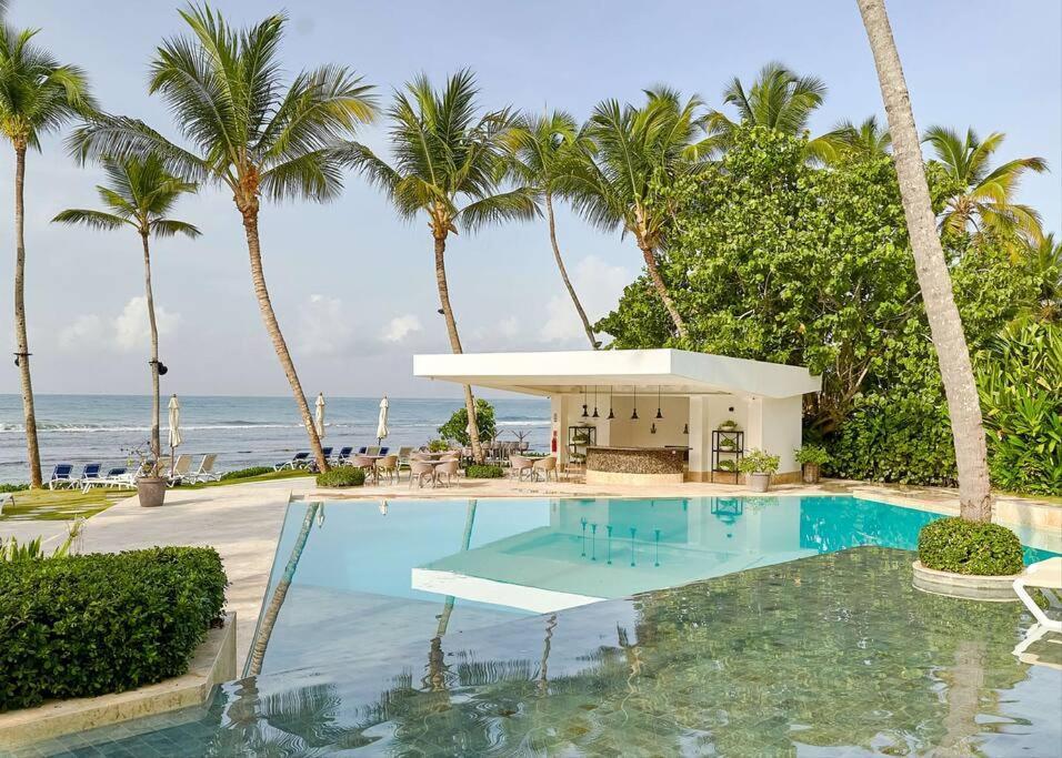 Aquarella Sunset Caribbean Beachfront Gataway Apartment *
