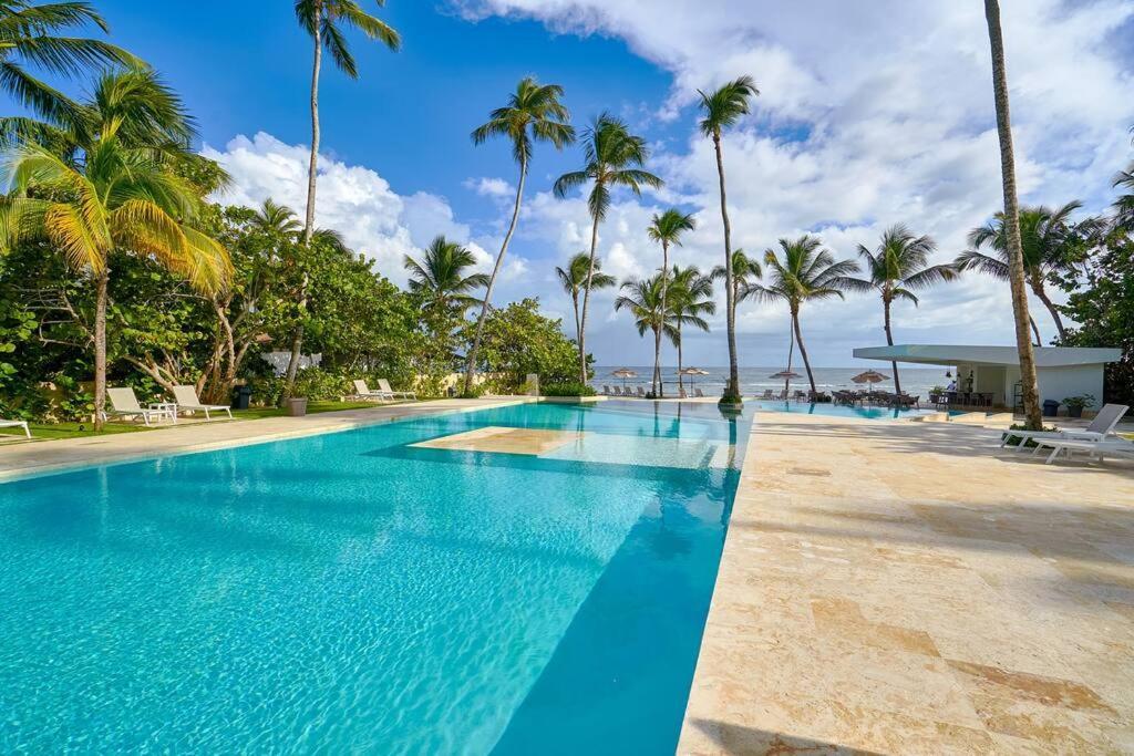 Aquarella Sunset Caribbean Beachfront Gataway Apartment *