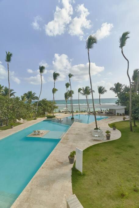 Aquarella Sunset Caribbean Beachfront Gataway *