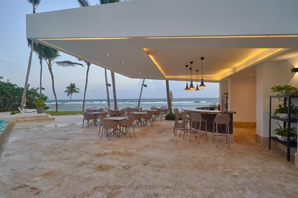 Aquarella Sunset Caribbean Beachfront Gataway Apartment *