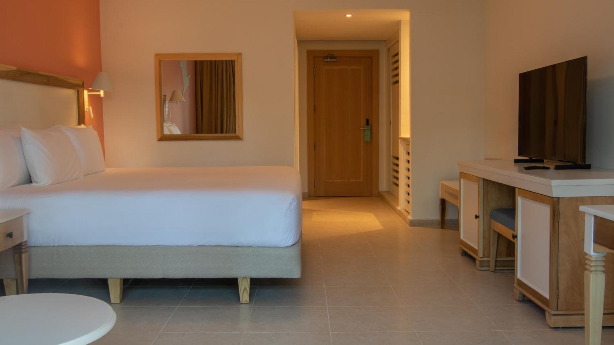Iberostar Waves Resort