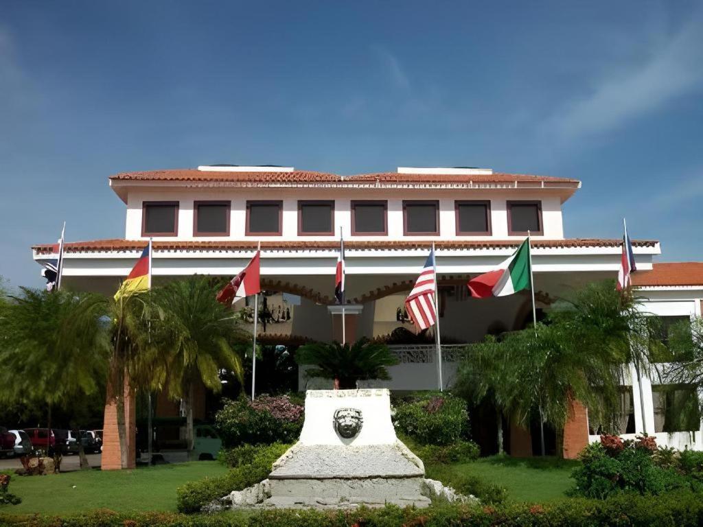 Celuisma Playa Dorada Hotel 4*