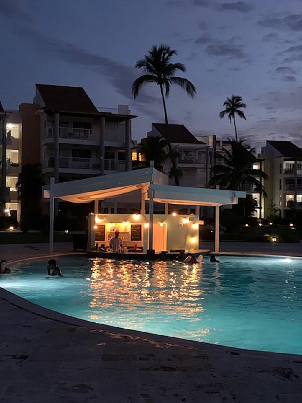 Pristine 4br Beachfront Getaway With Pool & Rooftop Apartment Punta Cana