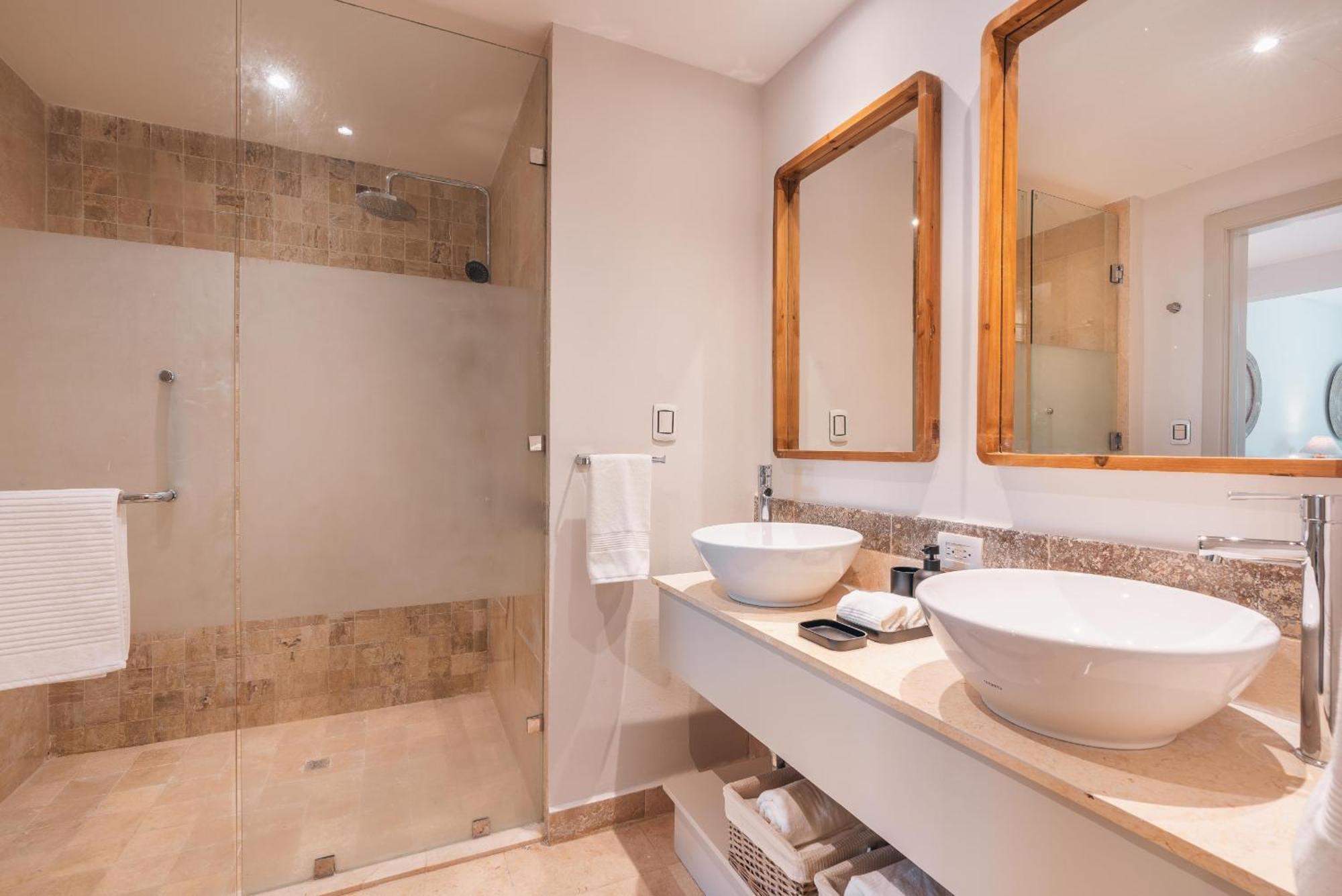 Apartment With Picuzzi In Cap Cana At Punta Palmera Ba5