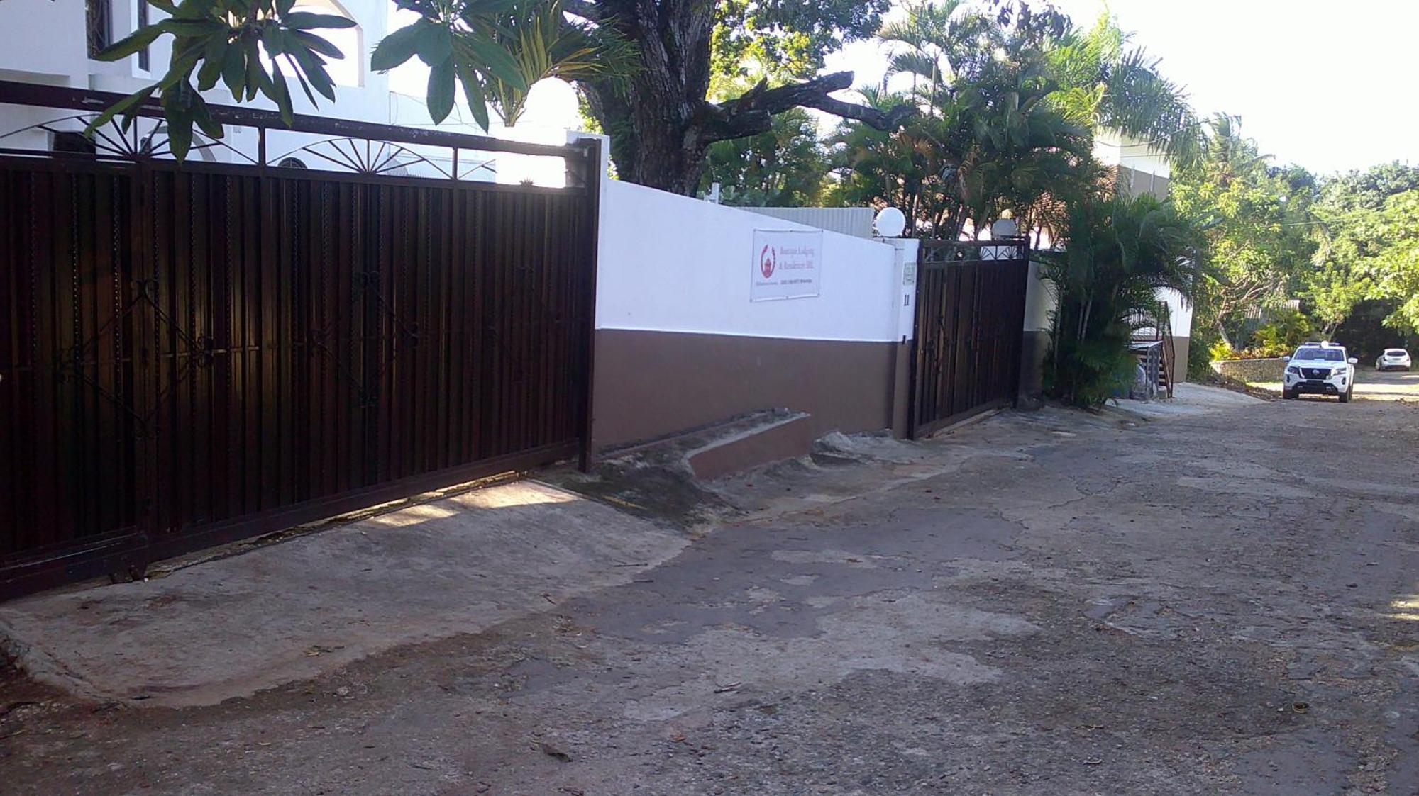 E&j Boutique Residences