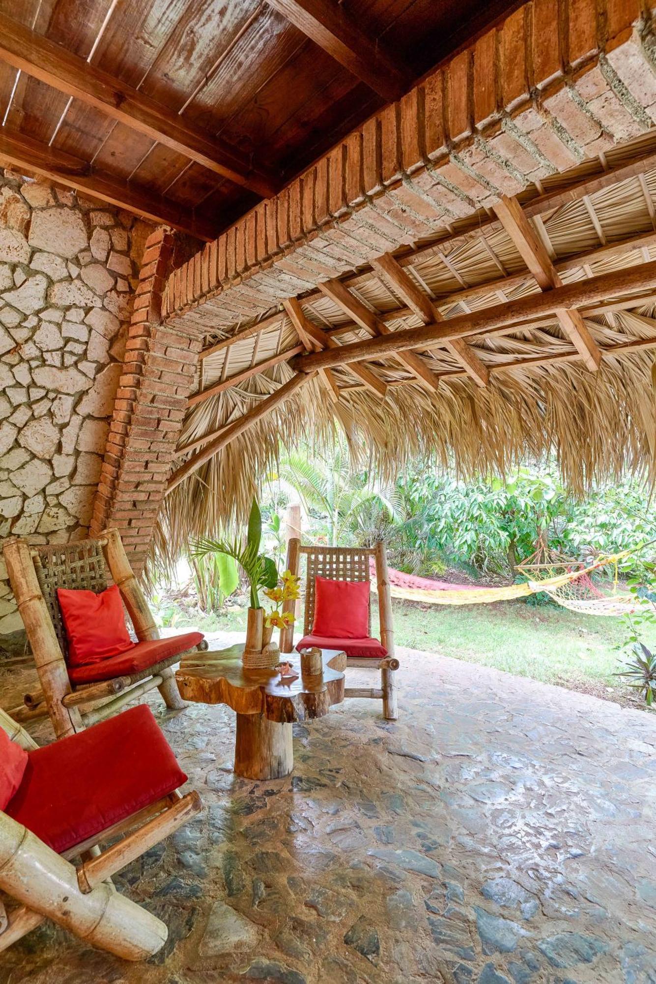 Bed & Breakfast Tropical & Restaurant-pizzeria 4*
