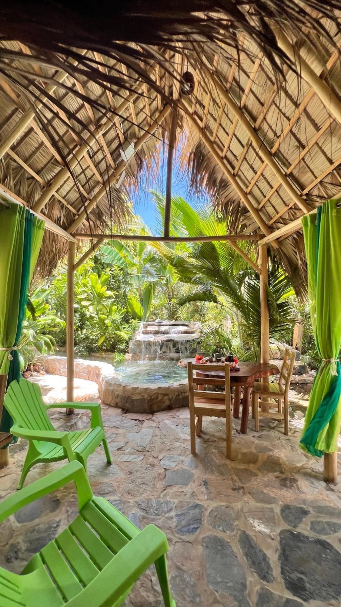 Tropical & Restaurant-pizzeria 4*
