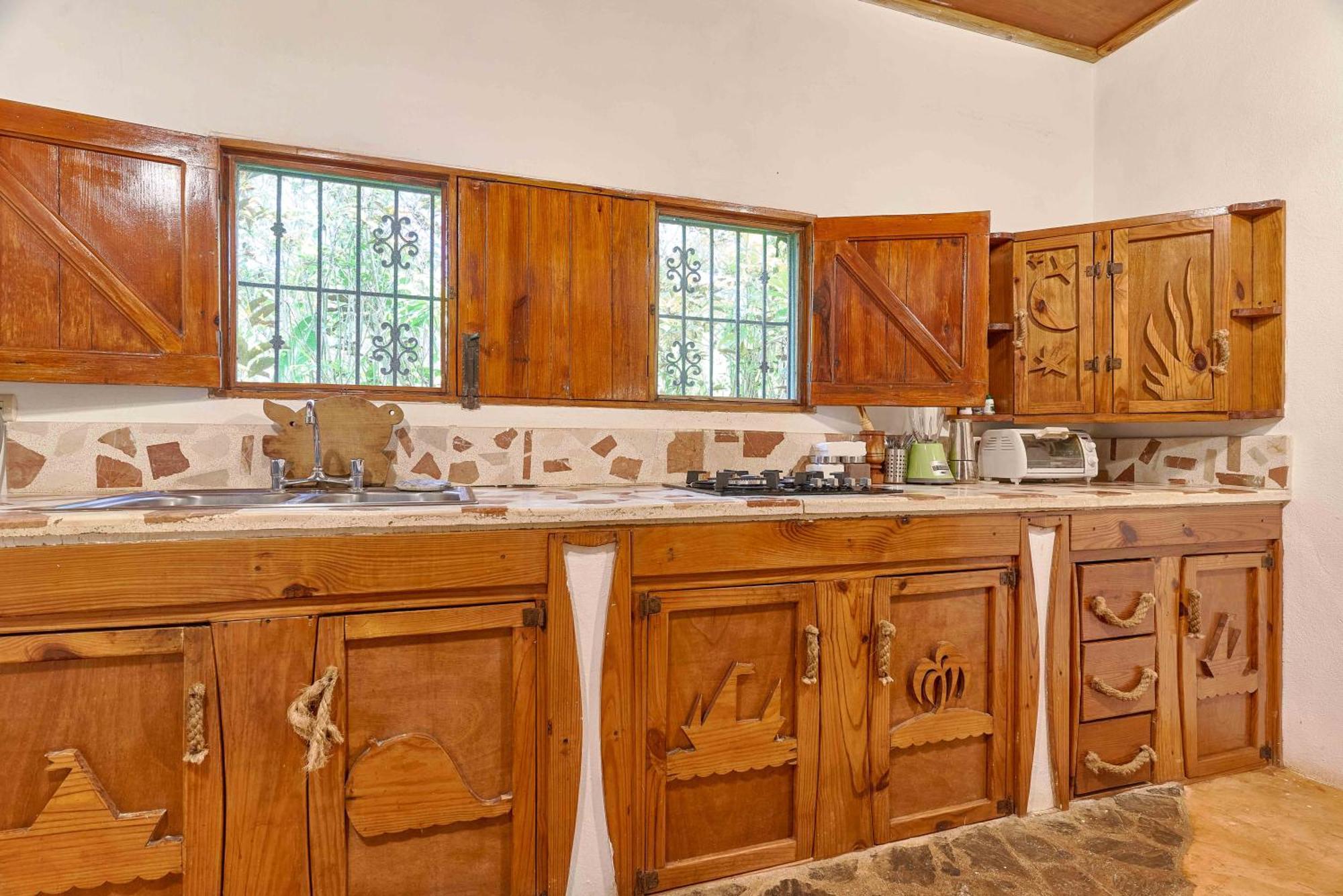 Tropical & Restaurant-pizzeria Bed & Breakfast