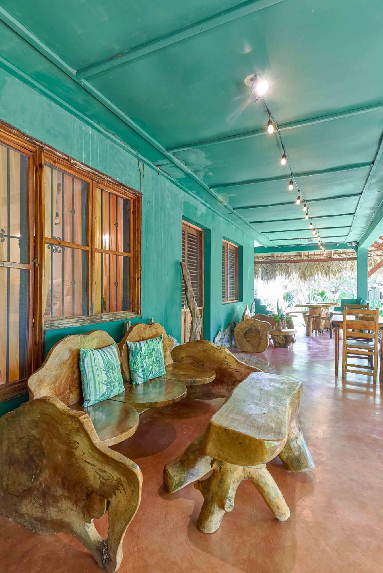 Bed & Breakfast Tropical & Restaurant-pizzeria Las Galeras