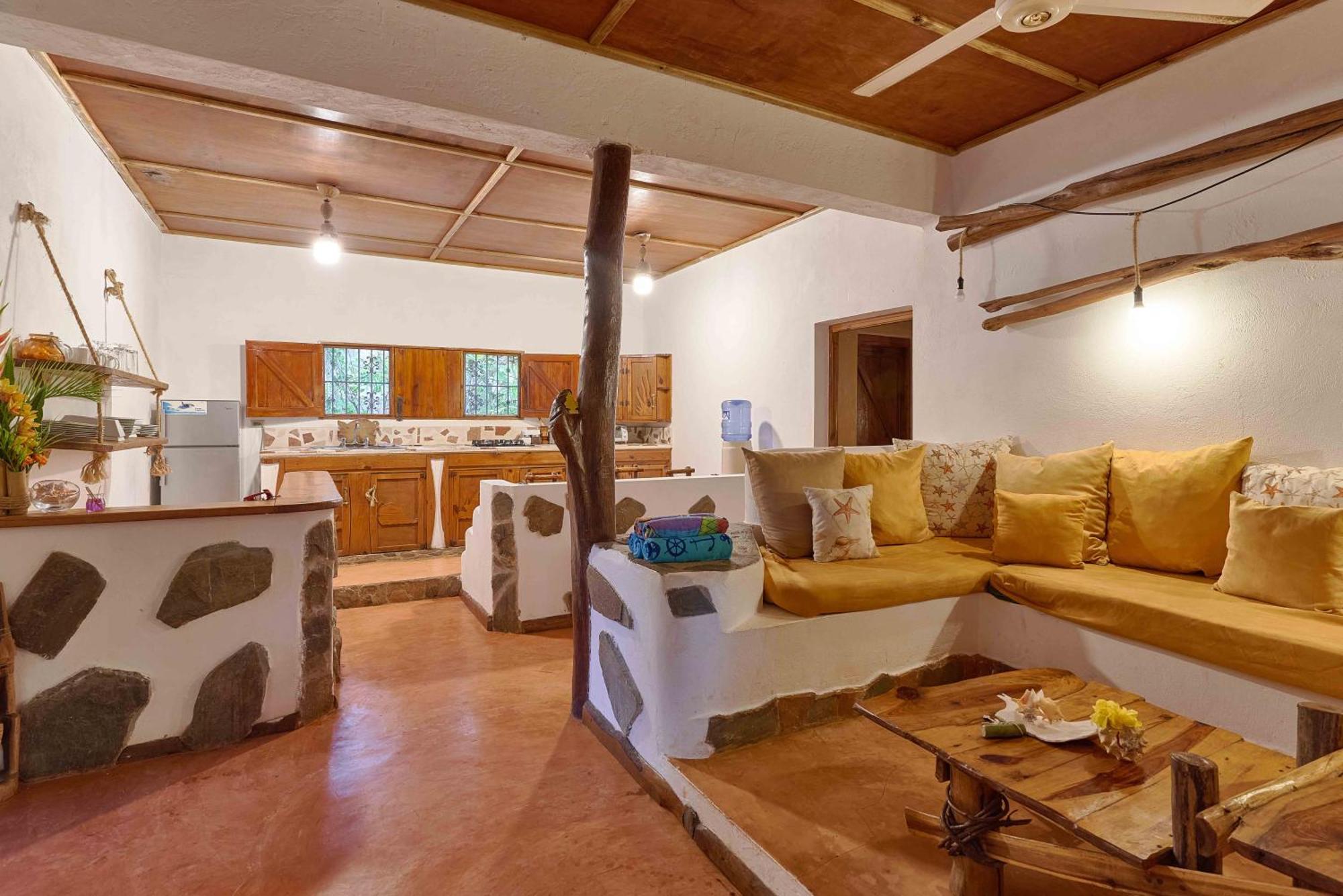 Tropical & Restaurant-pizzeria Las Galeras