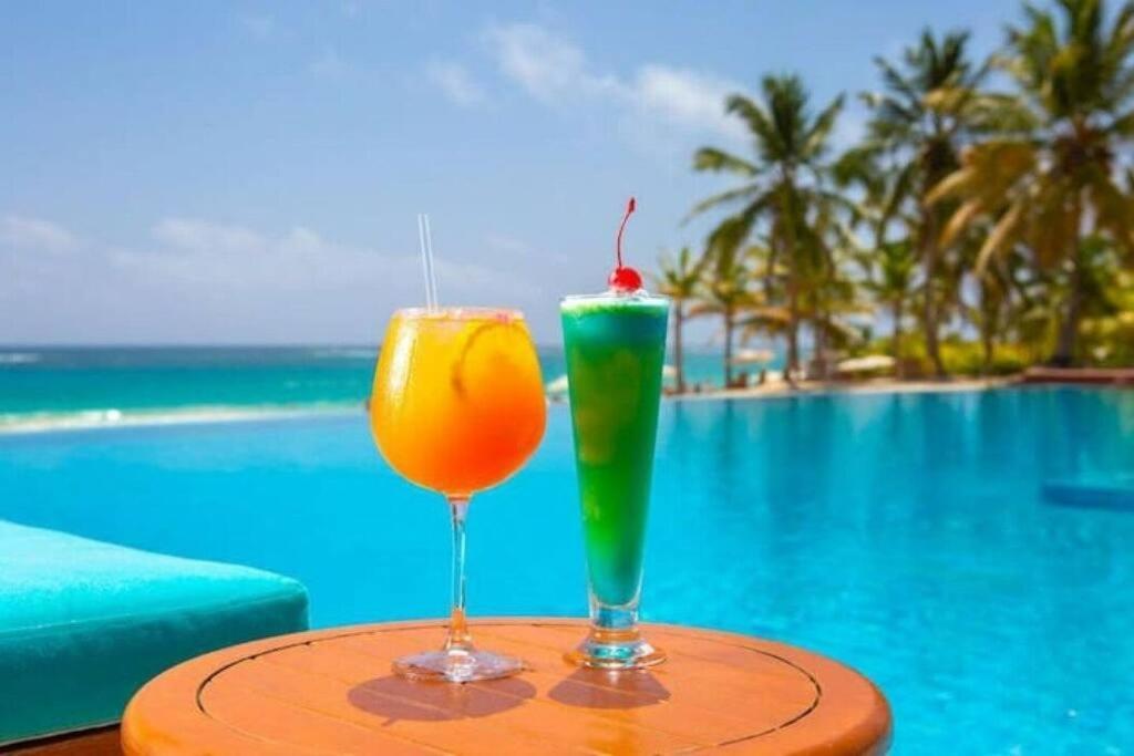 Paradise Pool Front And At *