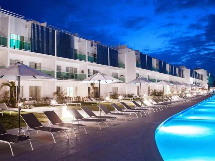 Apartment Paradise Pool Front And At *