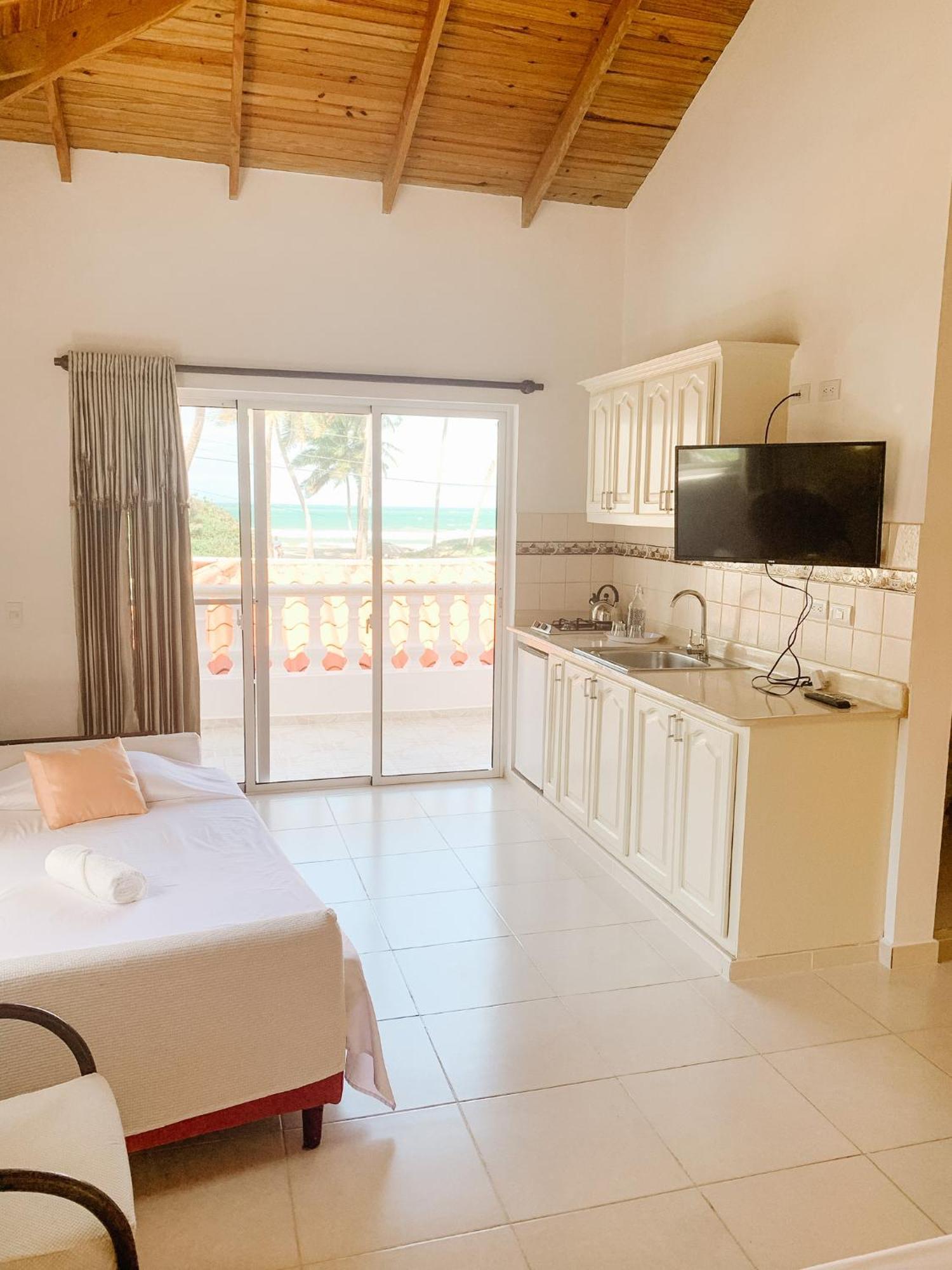 Aparthotel Brisas Doradas Beachfront Cabarete