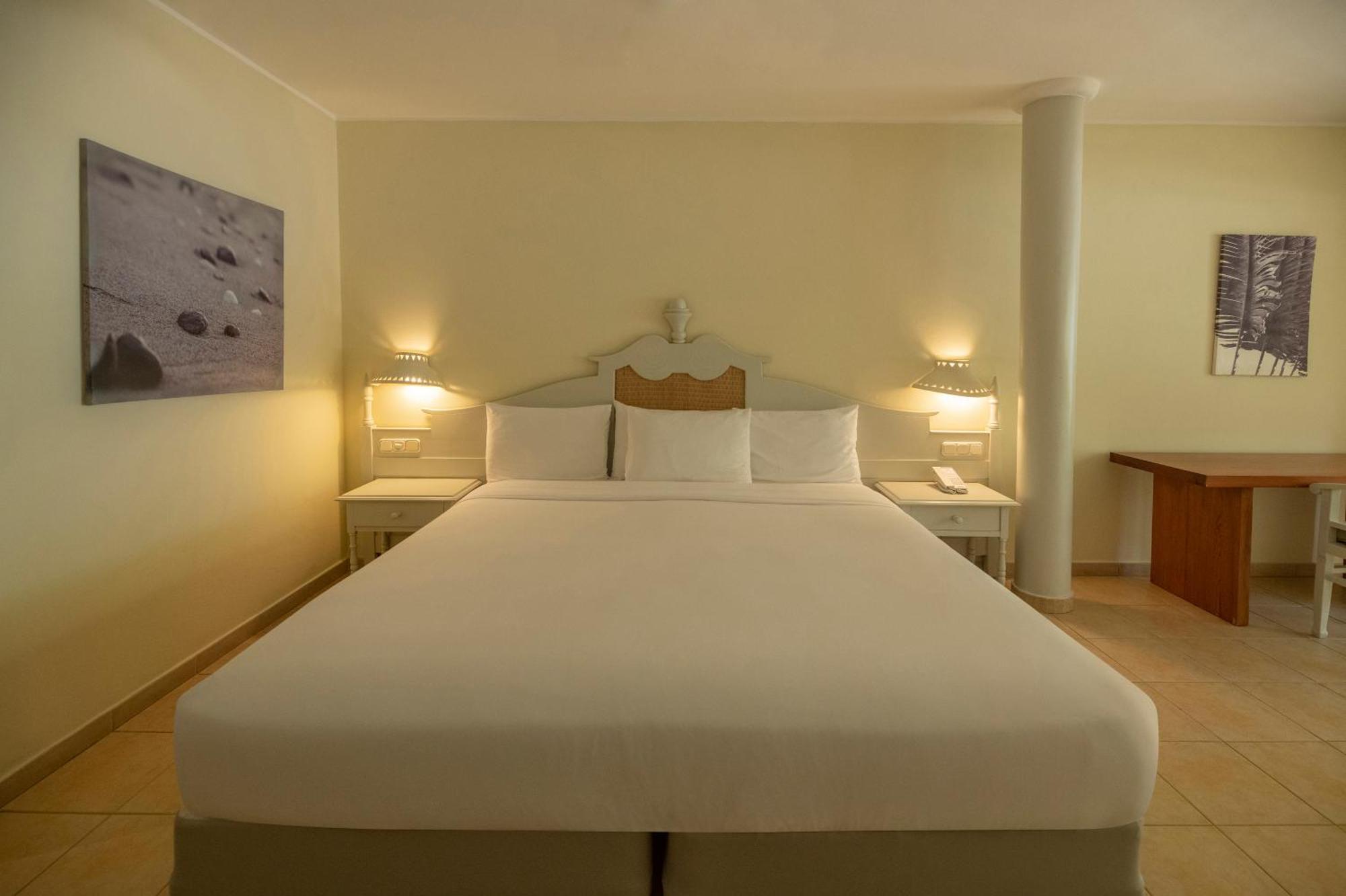 Iberostar Waves Costa Dorada Resort