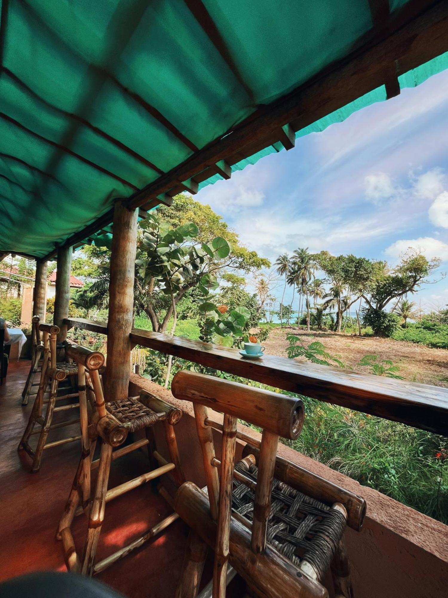 Arena Oceanview & La Terraza Restaurant Hotel