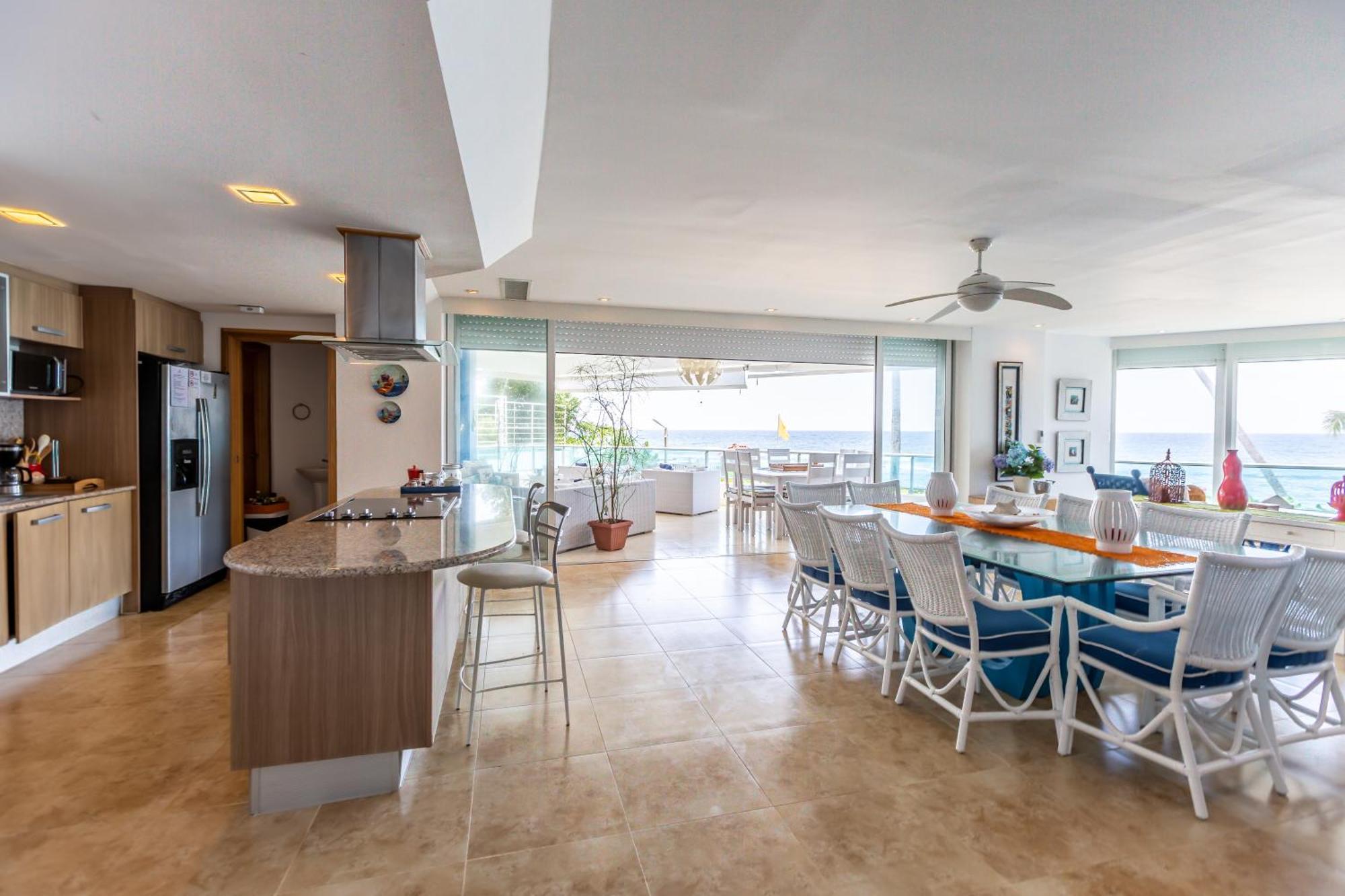 Marbella Beachfront Apartment *