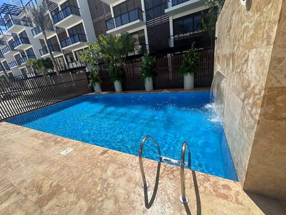 Brand New Beachfront Apartment *