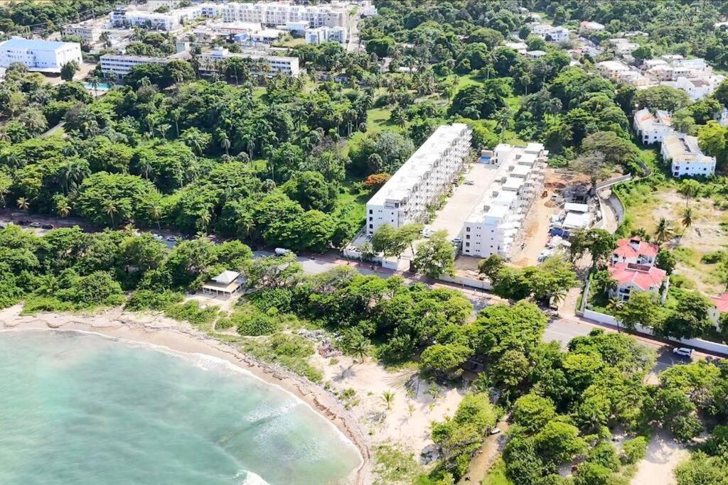 Brand New Beachfront Apartment *