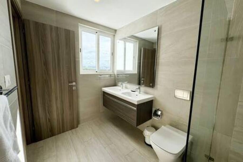 Apartment Brand New And Golf In