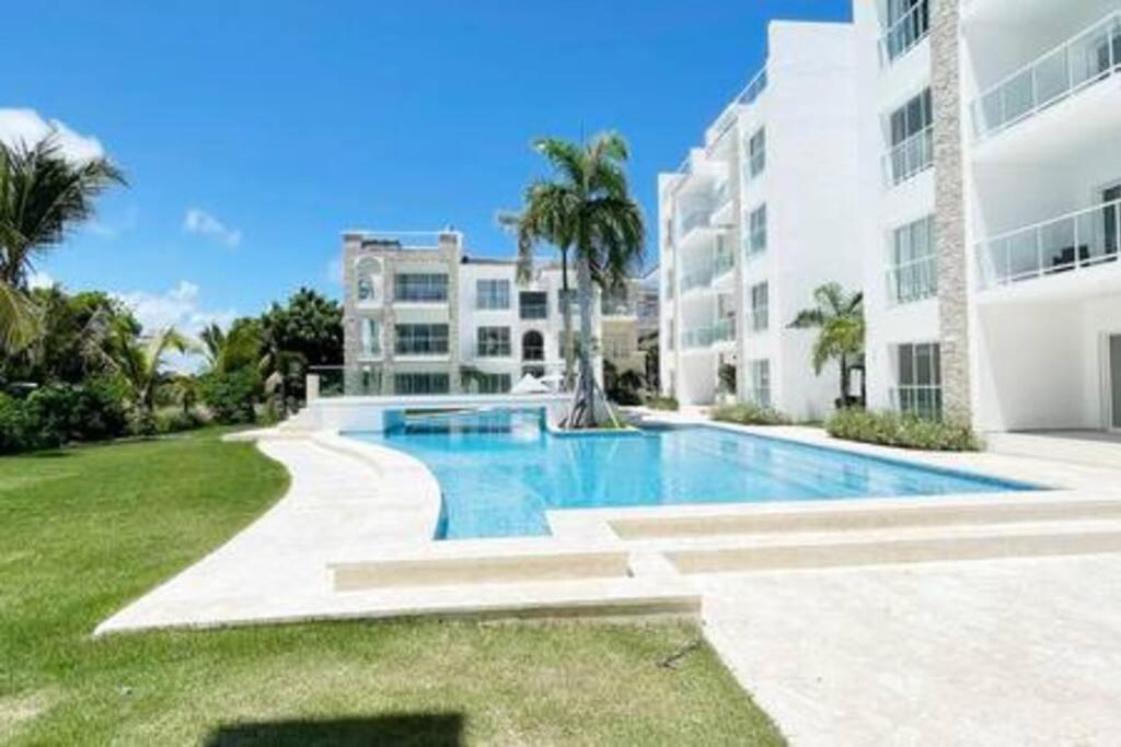 Brand New And Golf In Apartment *