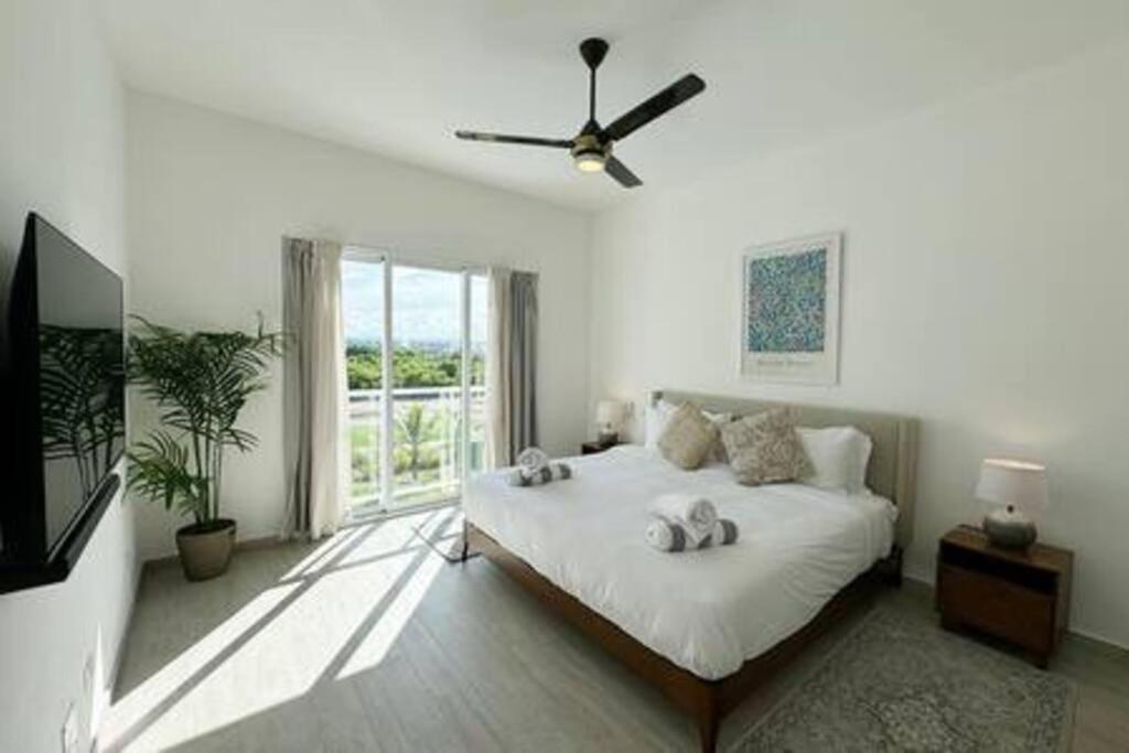 Brand New And Golf In Apartment *