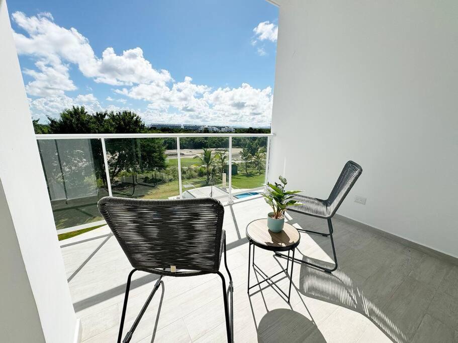 Apartment Brand New And Golf In *