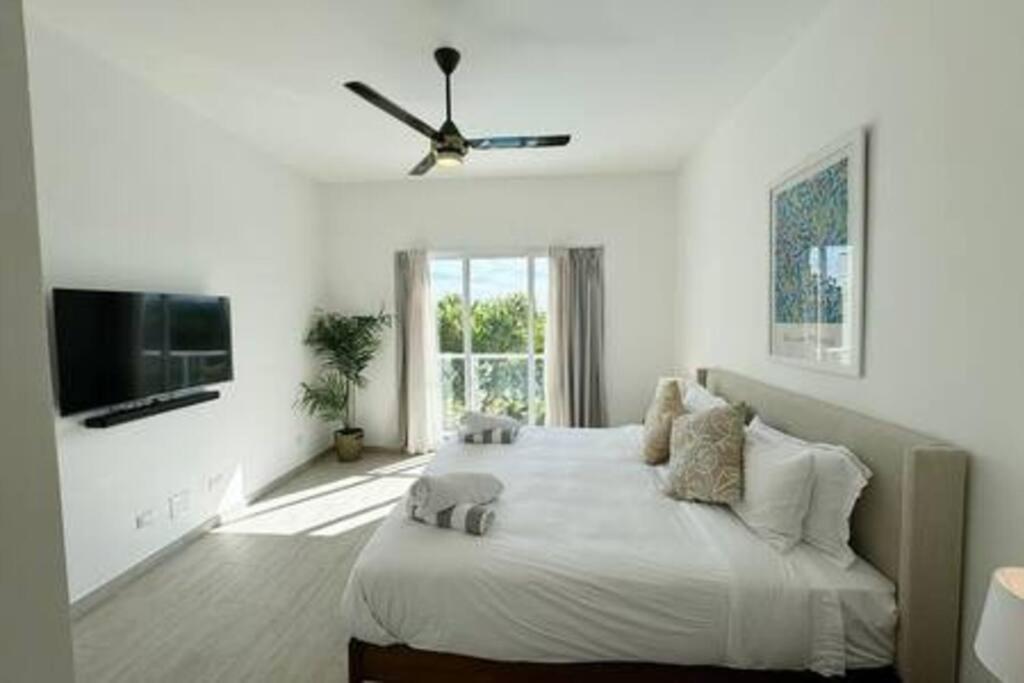 Brand New And Golf In Apartment