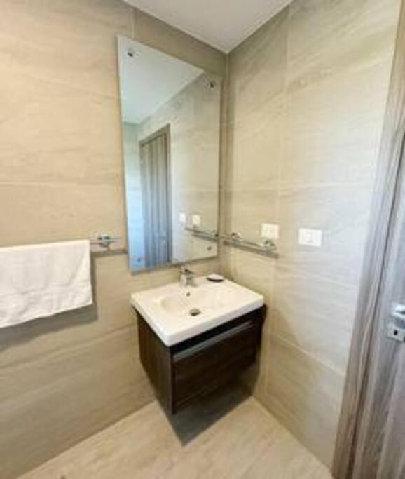 Apartment Brand New And Golf In *
