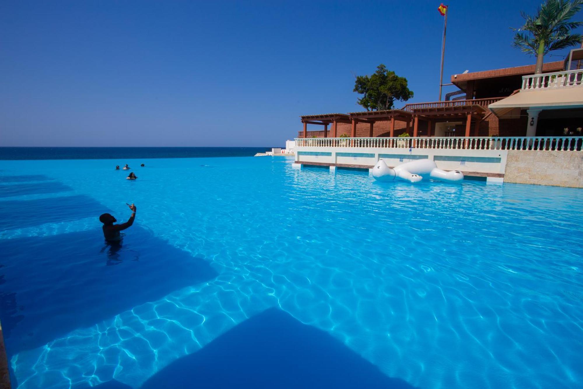 Ocean Village Deluxe Resort